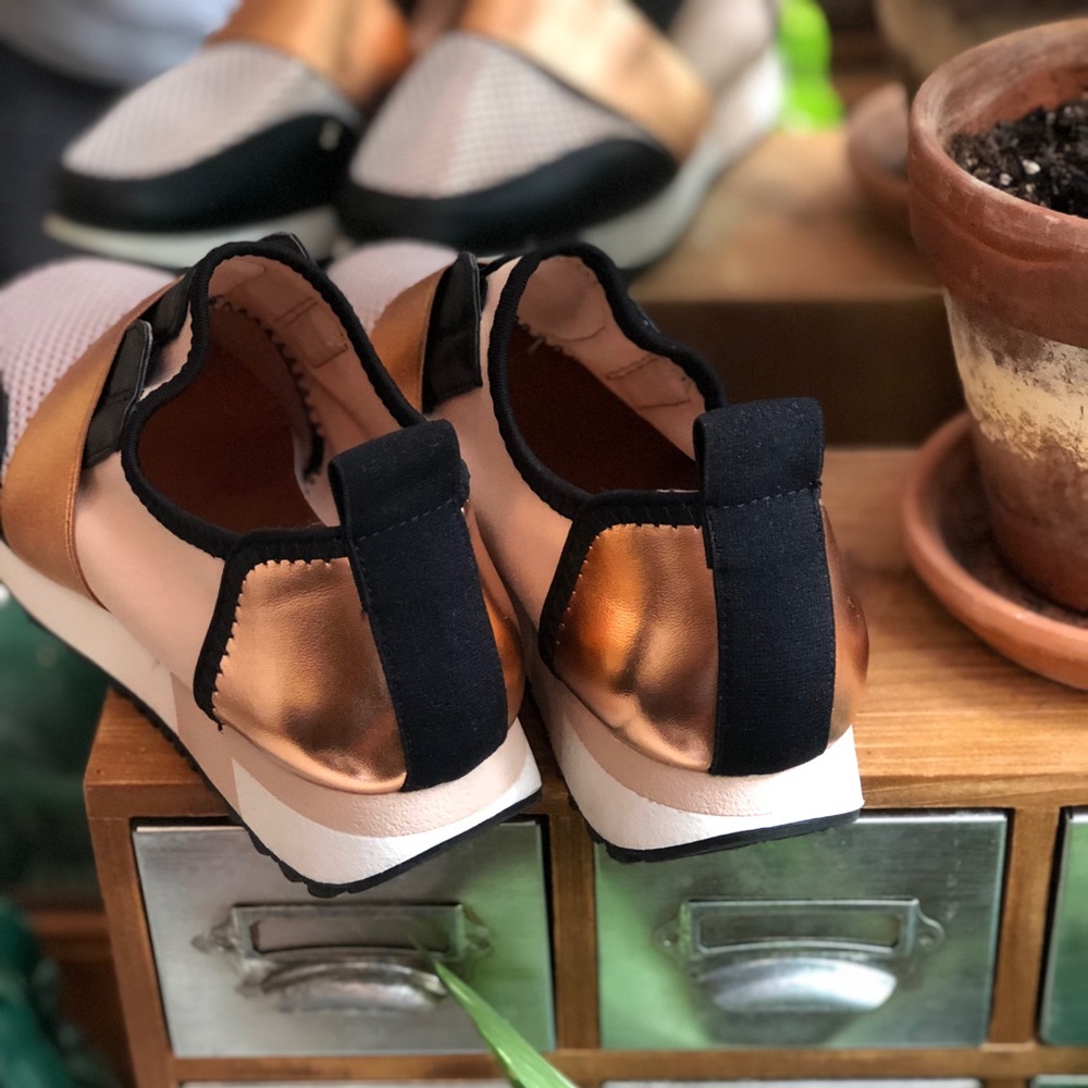 Steve Madden Rose Gold Arctic Sneaker - Picture 4 of 8